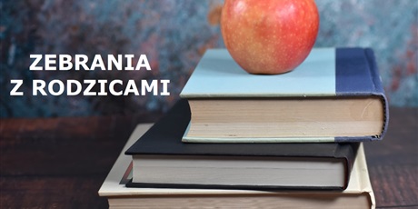 Powiększ grafikę: 3 zamknięte książki jedna na drugiej leżą na stole, a na nich czerwone jabłko.