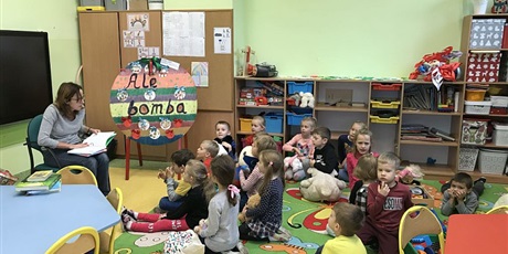Powiększ grafikę: 26.11.2018-Cała Polska czyta dzieciom - czyta mama Przemka