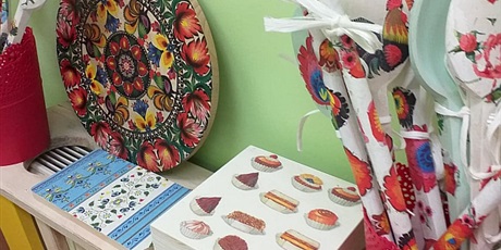 Powiększ grafikę: Drewniane dekoracje z motywem ludowym